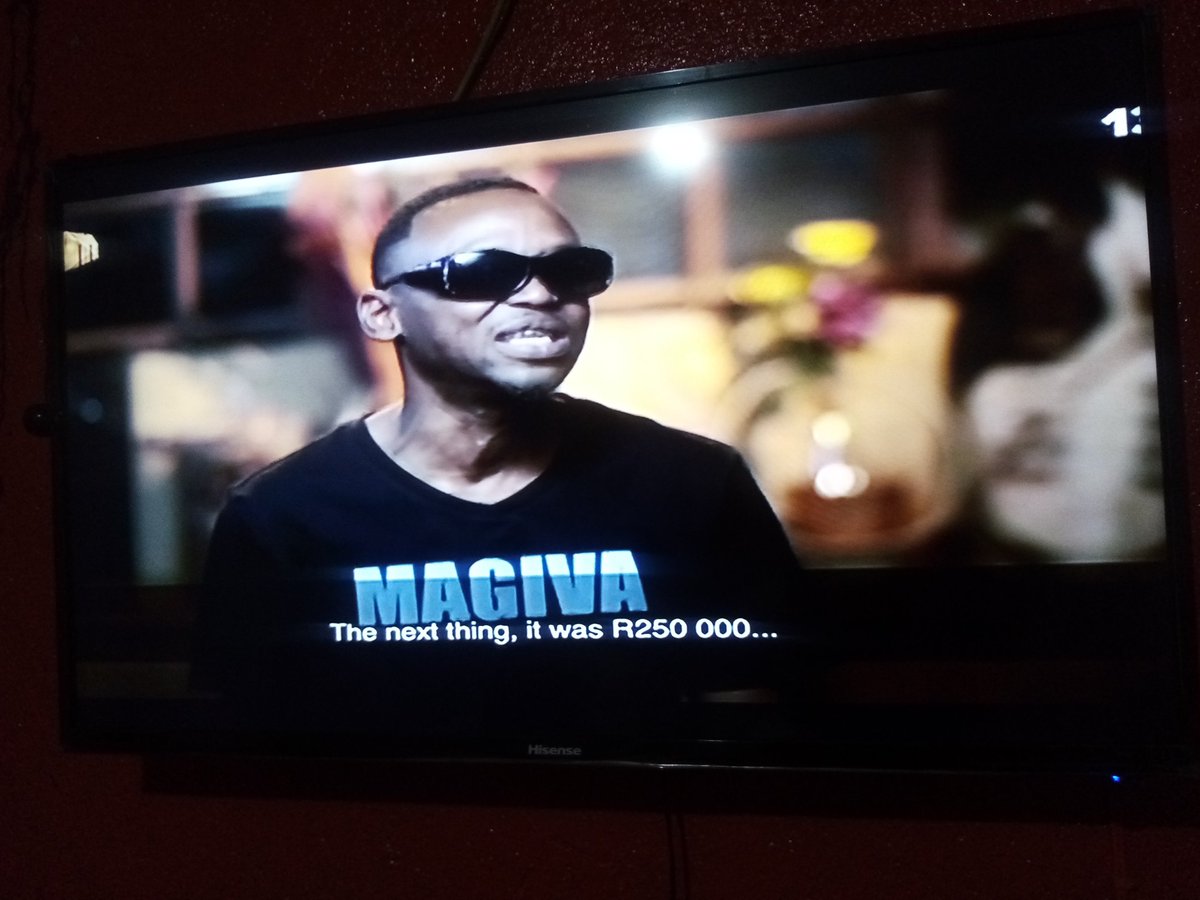 DjLadyT_'s tweet image. Can I get retweets...dstv can we get this guy to be our presenter #IblewIt