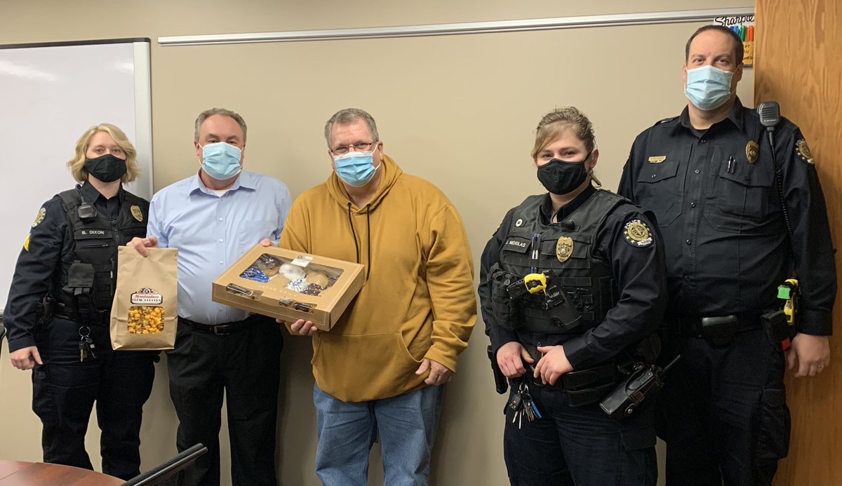 NDSUPolice's tweet photo. Thank you to #NDSU Student Support Director Joel Hanson for the 🍿Popcorn,  🍩 donuts &amp; kind words! 
#protectandservetheherd https://t.co/Eyi0DbnbuV