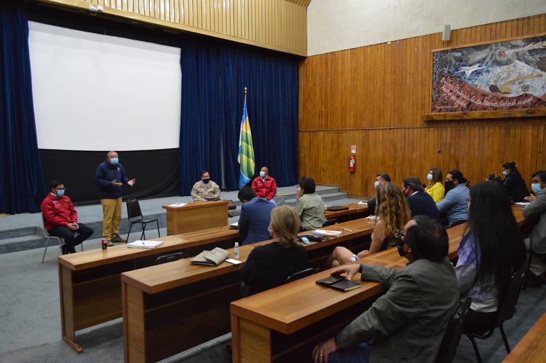 ✅ Intendente  <a href="/PabloHermanH/">Pablo Herman</a> junto al seremi @CarlosLillo_A , al seremi de Salud <a href="/SeremiGarcia/">Alejandro_Garcia_C</a> , seremi de Gobierno <a href="/ignaciopinto/">Ignacio Pinto</a>, General Pablo Onetto, autoridades y empresarios gastronómico en una reunión para fijar cambios producto del retroceso de fase del #PlanPasoAPaso