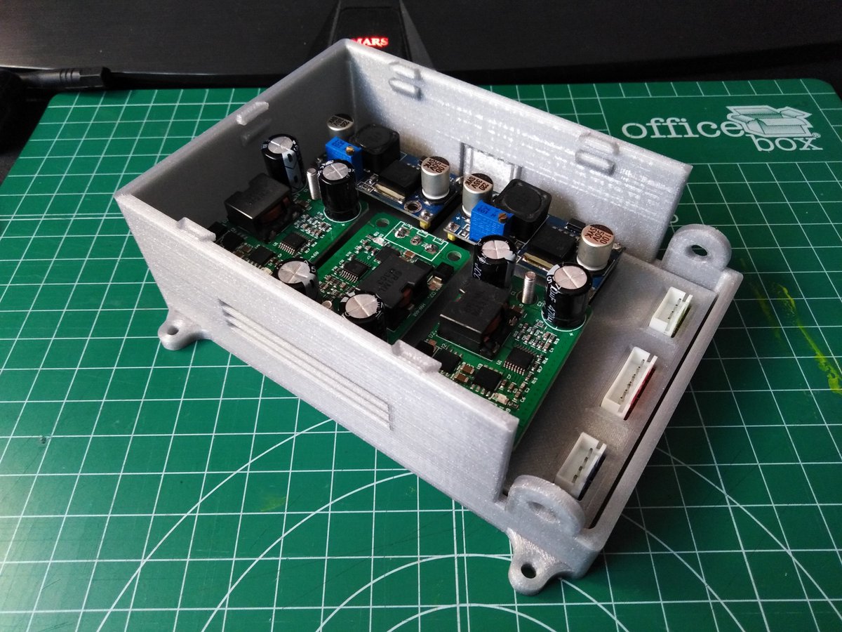UAHrobotics's tweet photo. All robots have a kernel, no exception. 🤍
Here we introduce you our robot's power circuit design #SinPosavasos. ⚙️🔧🔌💡

#3DPrinting #makers #Robotic #RoboticTechnology #Electronic #CDR https://t.co/88C7lt34vs