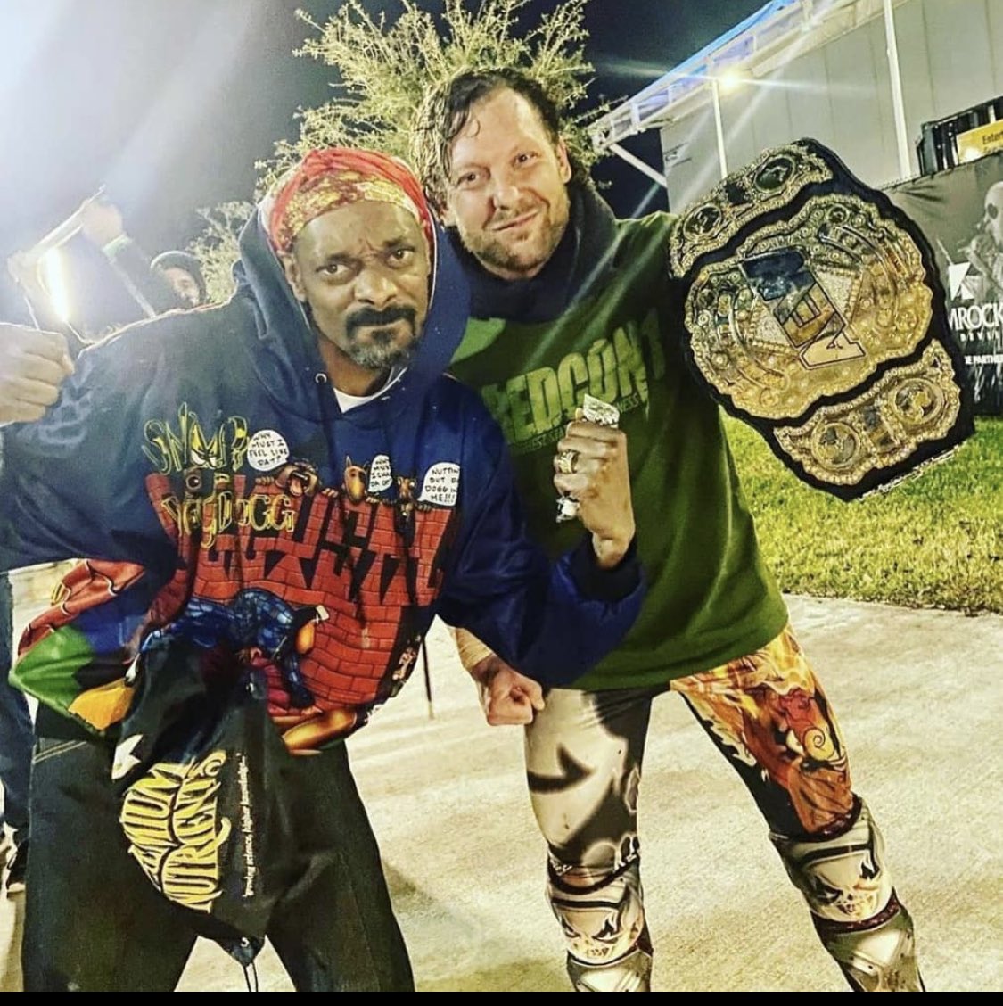 jessithebuckeye's tweet photo. Kenny Omega and Snoop omg https://t.co/1CnMQCWIlR
