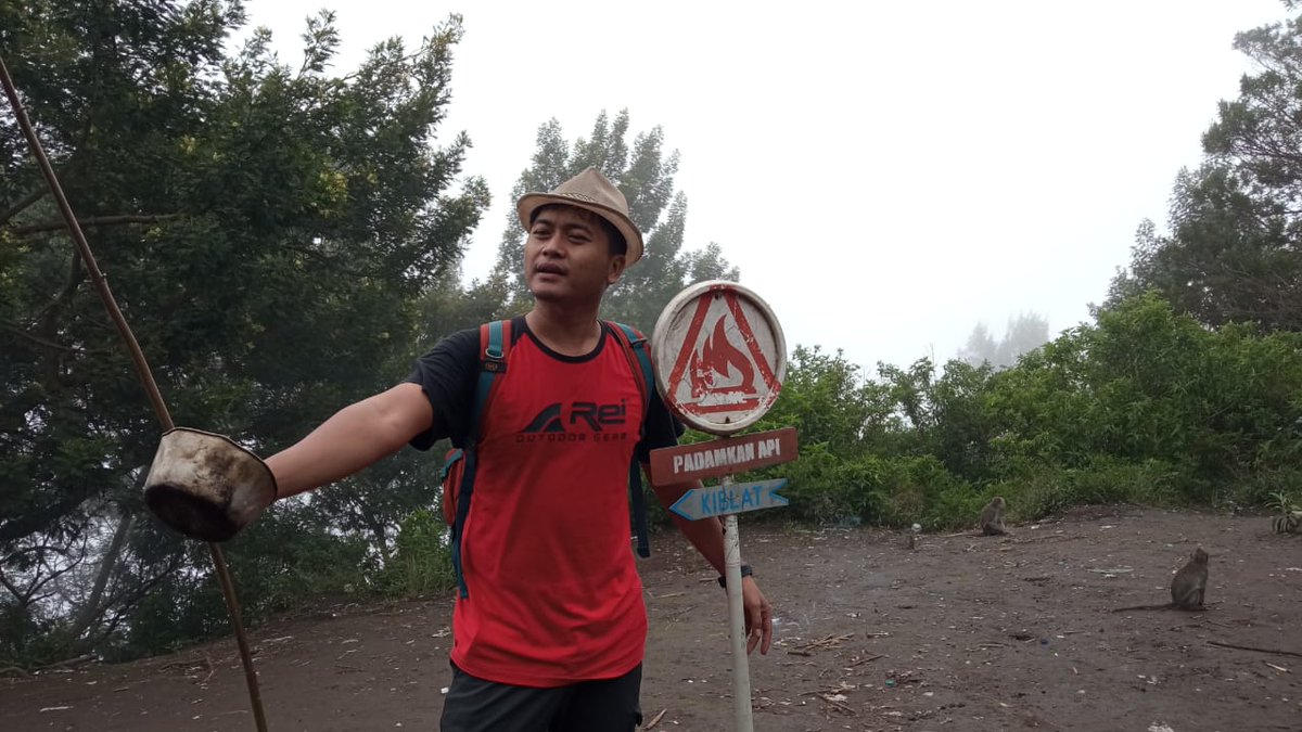 IrRoisAnnur's tweet photo. Konco yo ngeneki
Jalok foto apik difoto kyok wong ngemis

#GunungPanderman 
#GunungBhutak https://t.co/CrYmnUqM7P