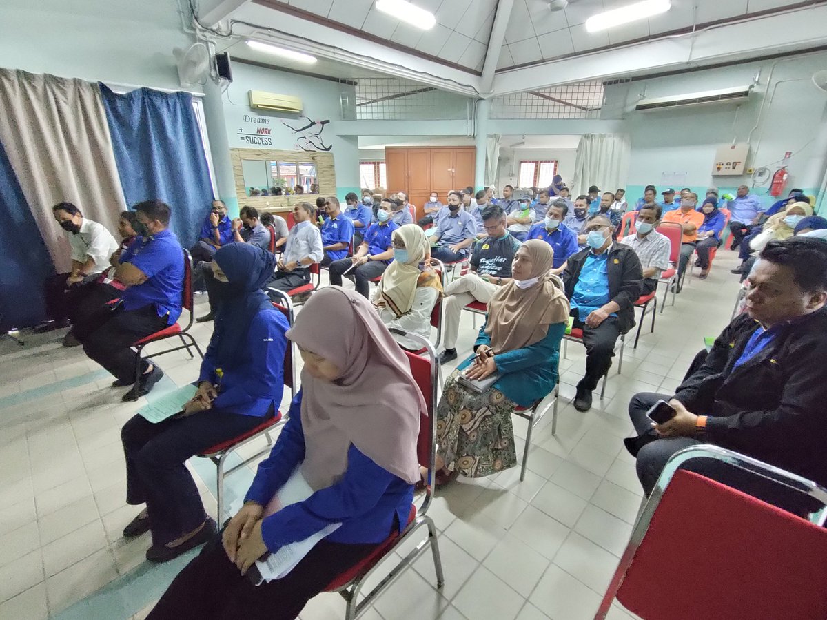 Perhimpunan Bulanan Bil. 1/2021 dan Bengkel Sasaran Kerja Tahunan bersama Jurutera Daerah pada 8 Januari 2021 (Jumaat). <a href="/JKR_HilirPerak/">JKR Hilir Perak</a> <a href="/JKRPERAK/">JKR PERAK</a>