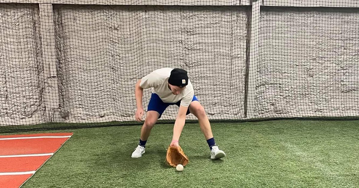 It’s not too late to sign up for our weekly Monday night Infielding Fundamentals workout class from 6-7PM for ONLY $15! 

We will be offering 6 slots per class and as always, the booking can be completed via our website!
Link: hitbaseball812.simplybook.me#book-class/service/40