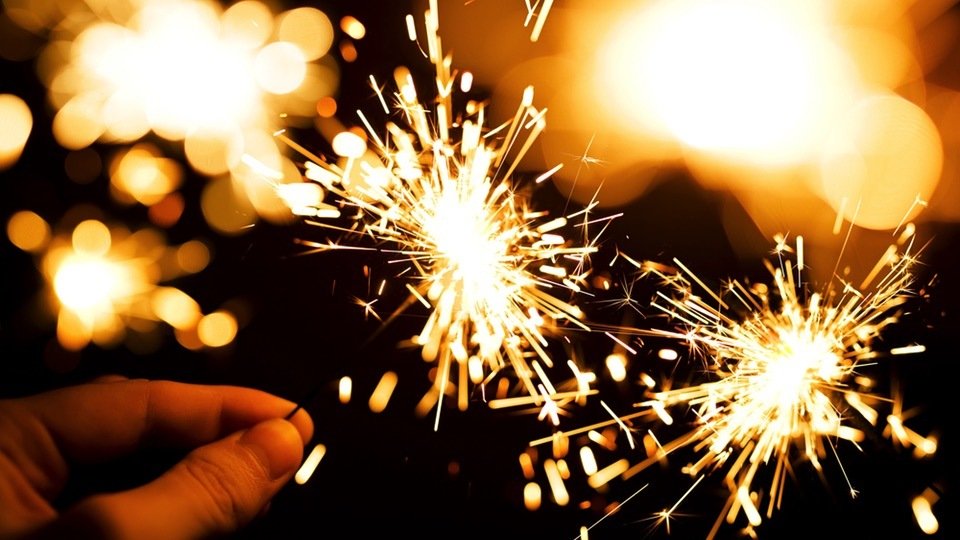 Snappinsurance's tweet photo. After 2020, the idea of making New Year's resolutions for 2021 might seem a little overwhelming. Here's a guide to some of the most common resolutions with advice and plenty of useful links that deal with each issue in greater detail. https://t.co/VeXYy28s3I https://t.co/usgeoZlRCi