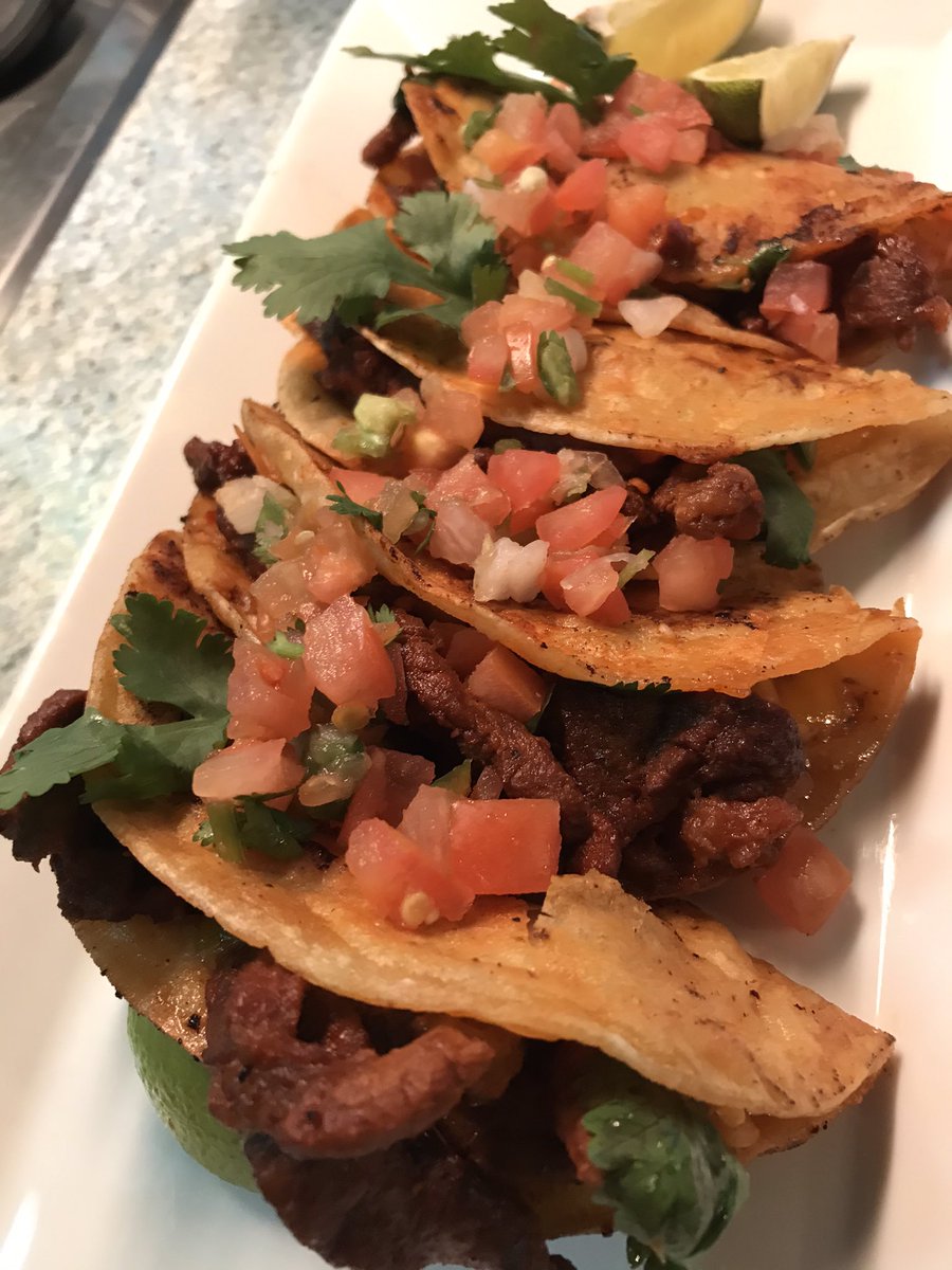 Chef_VNell's tweet photo. Birria Beef Tacos#chefvnell #cheflife #chefsofinstagram #foodnetwork #greatfood #neworleansoriginal #neworleansown #productofneworleans #creolefusion #creole #creolefood #chefworld #truecooks #cajun #cajunfood #neworleansfood #foodnetworkmagazine#ironchef #jamesbeard #chefstable https://t.co/jcsE5pmgkc