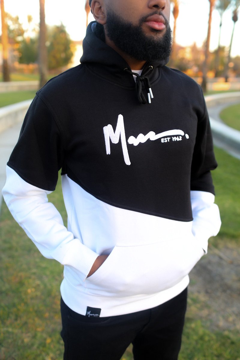 MaccClothing's tweet photo. a simple RETWEET &amp; FOLLOW can get you free MACC 2 Tone Hoodie 🎭🔥 https://t.co/fTpDvdH6Gd