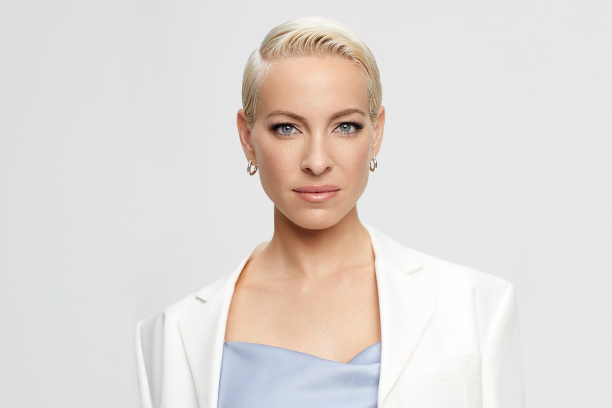 Le tournage de l’émission Big Brother Célébrités commençait aujourd'hui dans un manoir de <a href="/MTLibsg/">MTLibsg</a> dont la location exacte n’a pas été révélée. Quinze vedettes se prêteront au jeu des alliances pendant 13 semaines afin de remporter un prix de 100 000$. bit.ly/2MEo5yk
