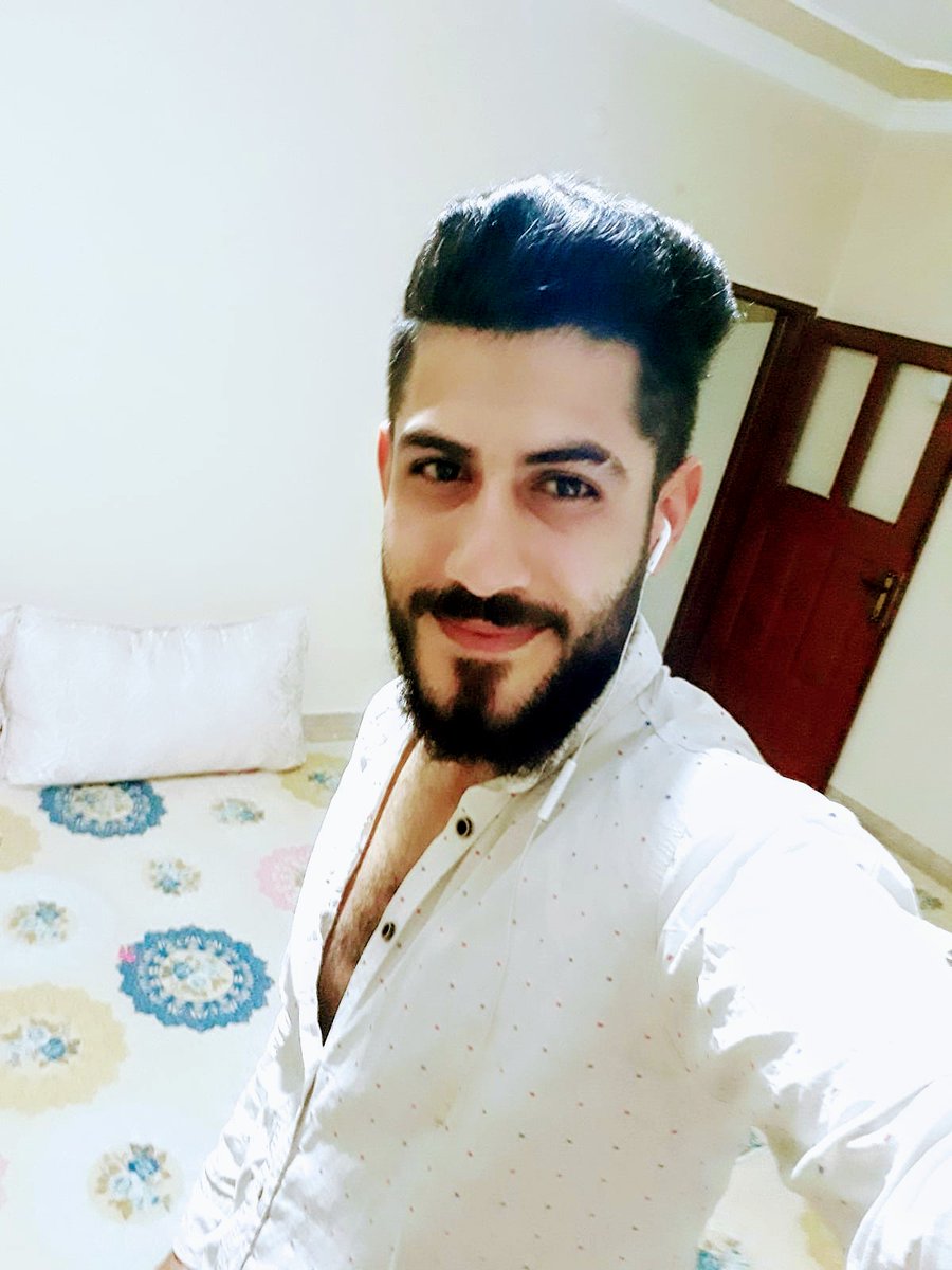 BaveMirzo's tweet photo. الحب يأتي من غير أسباب 
لا يأتي بمال، ولا يؤخذ بجمال، ولا يقاس بعمر 
هو قدر ❤️ https://t.co/YQSwntM7zy