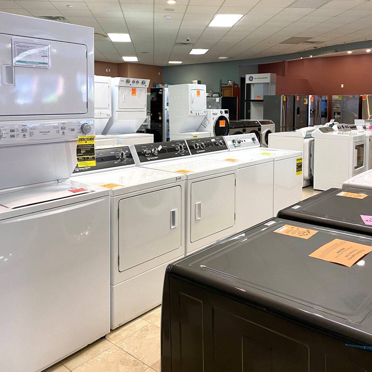 wickfordapp's tweet photo. CLEARANCE SALE - EVERYTHING MUST GO!

Tuesday, 1/12 - Saturday, 1/16
Hours &amp; Directions: https://t.co/mPKovPKbZv
PLEASE CALL CUMBERLAND WITH ANY PRODUCT &amp; PRICING QUESTIONS: (401) 725-3690 

NOTE: Items sold on a first-come, first-served basis and cannot be held over the phone. https://t.co/n9xK6QG2IU