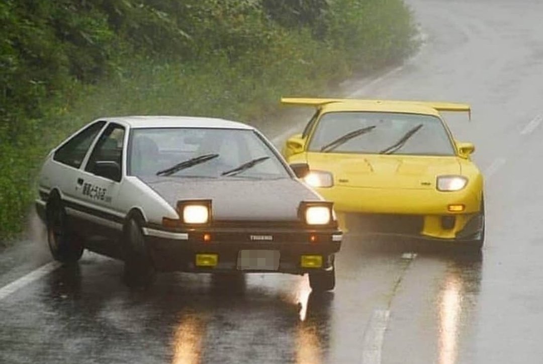 頭文字 D MAZDA RX-7 & TOYOTA TRUENO Toyota AE86 vs Mazda RX-7! The Legendary JDM Rivalry
