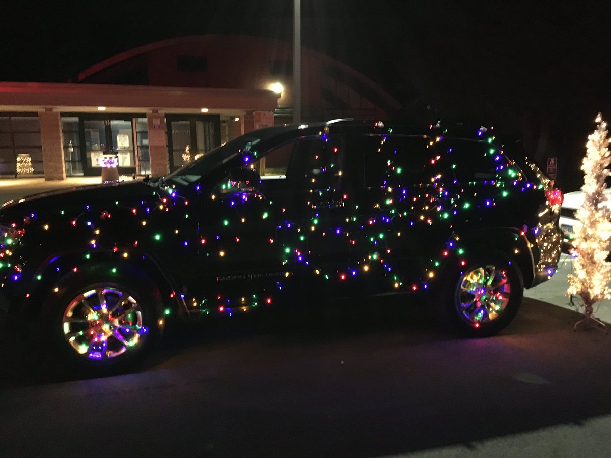 NBCConnecticut's tweet photo. @wilbert_snow PTO put on a Festival of Lights this evening in #Middletown! Teachers and staff decorated their cars with light displays in the school parking lot to kick off the new year on a bright note for students. See more tonight during the #NBCCT news a 11pm! https://t.co/oCLKMq5gKs