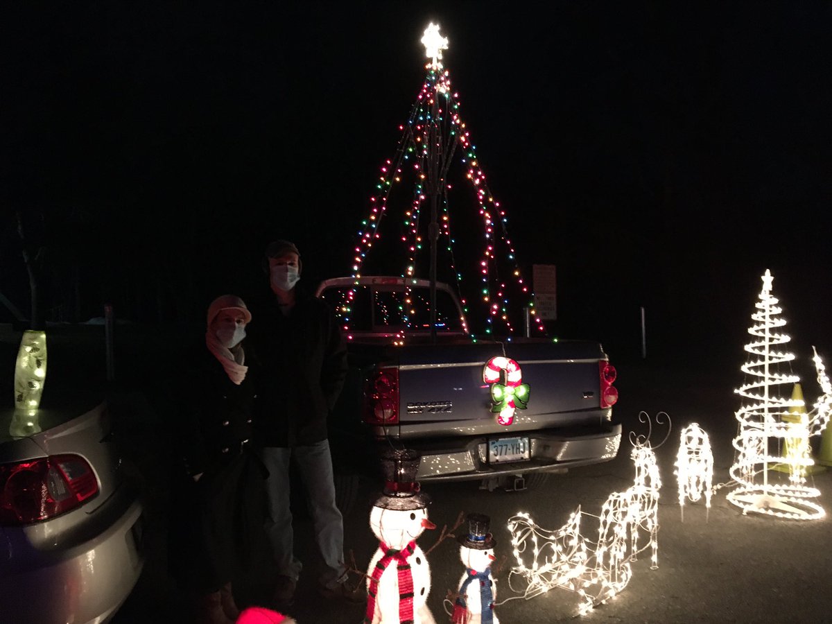 NBCConnecticut's tweet photo. @wilbert_snow PTO put on a Festival of Lights this evening in #Middletown! Teachers and staff decorated their cars with light displays in the school parking lot to kick off the new year on a bright note for students. See more tonight during the #NBCCT news a 11pm! https://t.co/oCLKMq5gKs