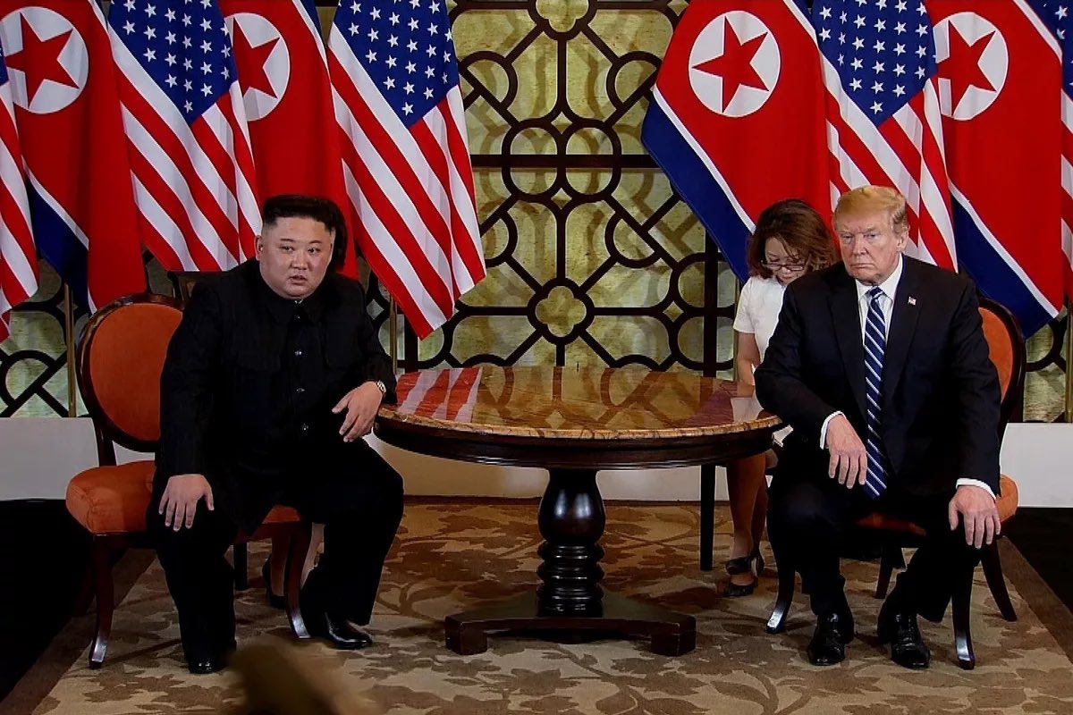 TheGarlic2's tweet photo. North Korea-US relations sour after Trump’s Snapchat ban results in an end to his and Kim’s snapstreak #TrumpBanned #TrumpTwitterBan https://t.co/nd2TzG08tx