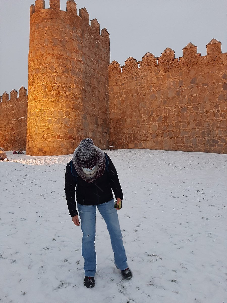 regi_1784's tweet photo. Buscando la nómina de este mes.
#filomena
#filemona
#winterhell https://t.co/HhQtR6zujS