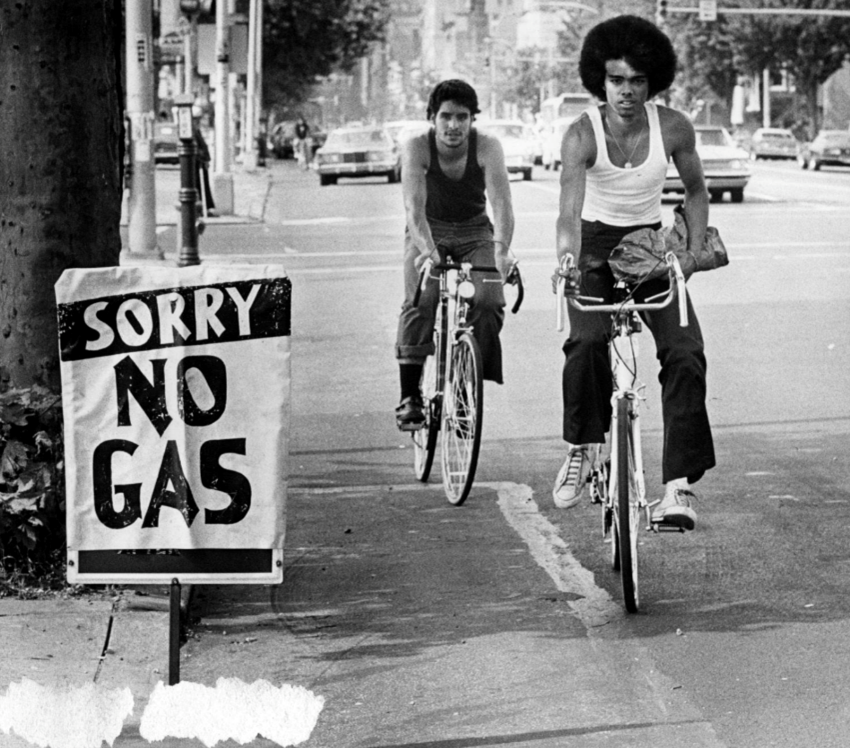 Did you know that Mobilities scholarship emerged in part from pioneering work that was first published in Technology and Culture since 1958? In the first "𝑨𝒓𝒄𝒉𝒊𝒗𝒆𝒔 𝑹𝒆𝒗𝒊𝒔𝒊𝒕𝒆𝒅" Peter Norton tours treasures from Technology and Culture’s attic in ...