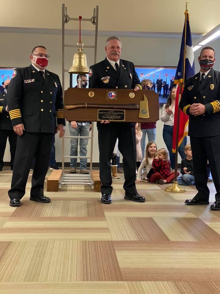 jmallinger01's tweet photo. Please help me congratulate Asst. Chief Blesing on his retirement from the Cedar Park Fire Department. Combined he has served the citizens of Cedar Park for almost 30 years. Thank you for your service to the citizens of Cedar Park and the fire service. @CedarParkTX @CPPFFA4233 https://t.co/yegEPWevot