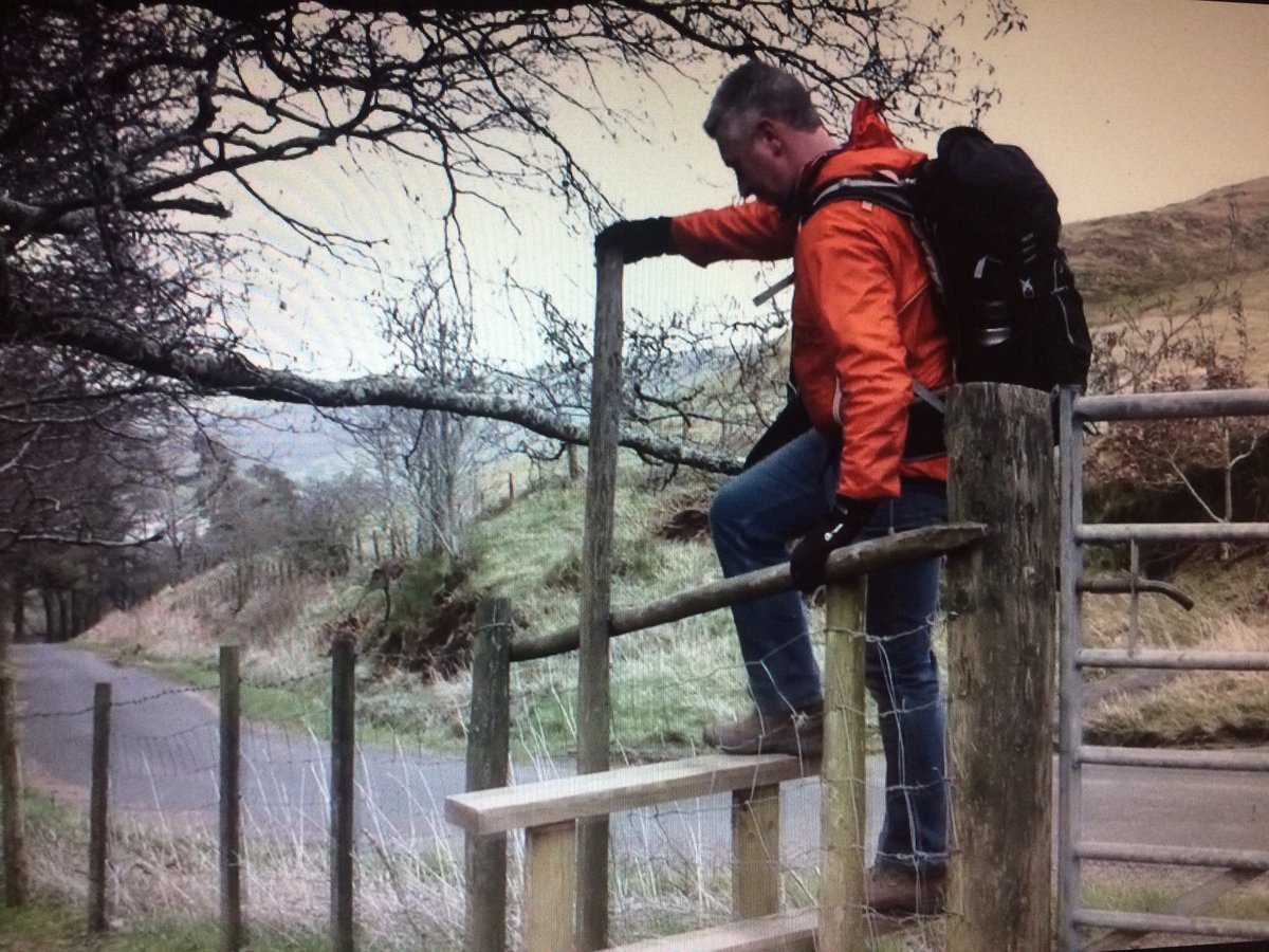 Perfect time for a local #WalkInWinter weekend &amp; a chance to photograph your entry to the 2020 #StileCup 

If you can't access a stile, I can help with a gift one!

(NB once gifted, I'm not responsible for any dizzy spells, obsession, conniptions or discombobulation they cause).