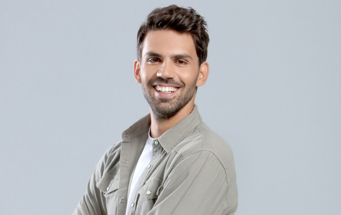 Voreios11's tweet photo. Μπαινει ο Λεντζας στο #bachelor2 ? 😂😂😂😂😂 https://t.co/uFFY5QNUmx
