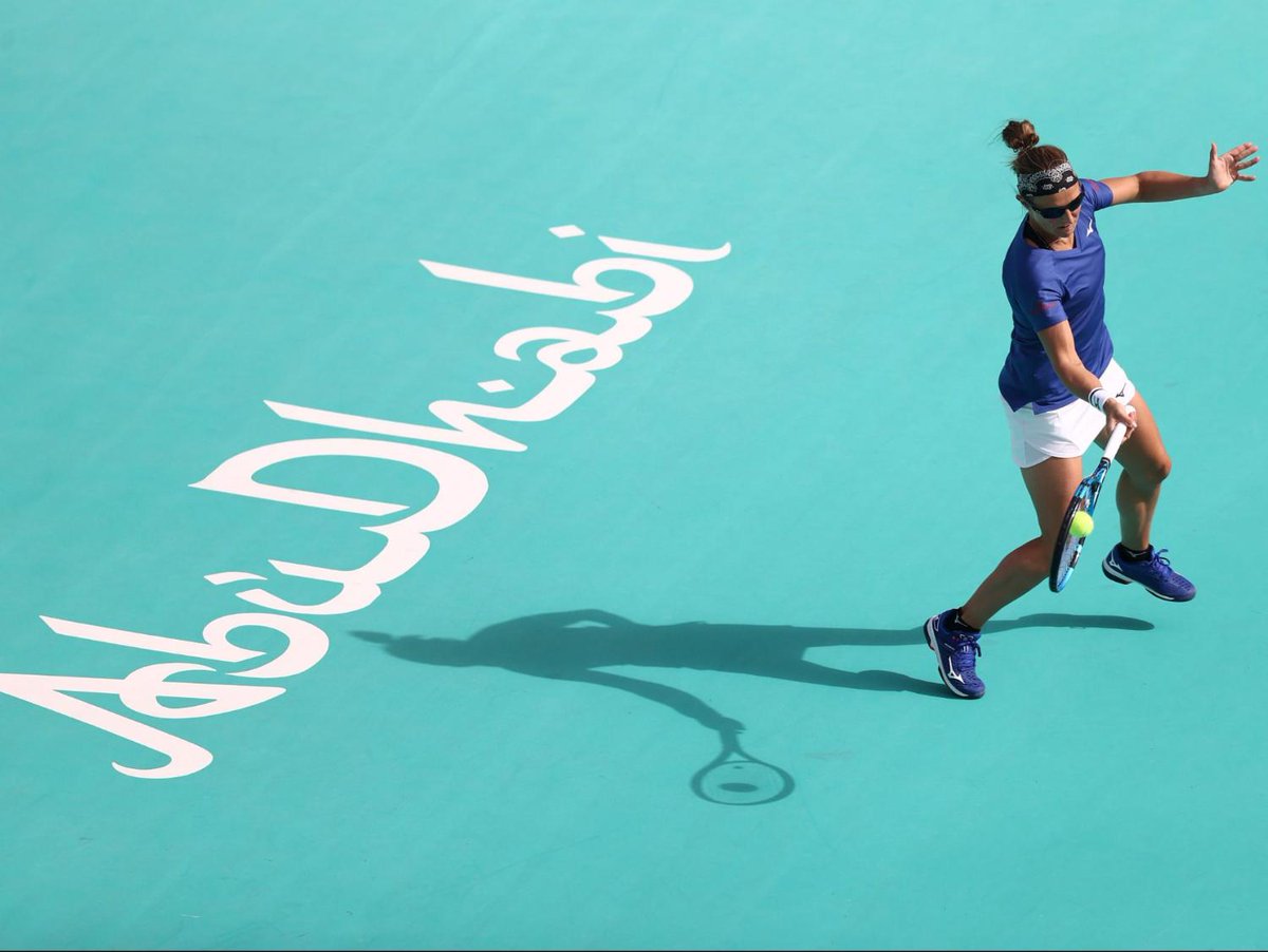 Kirsten Flipkens retires in Abu Dhabi after freak injury caused by advertising board