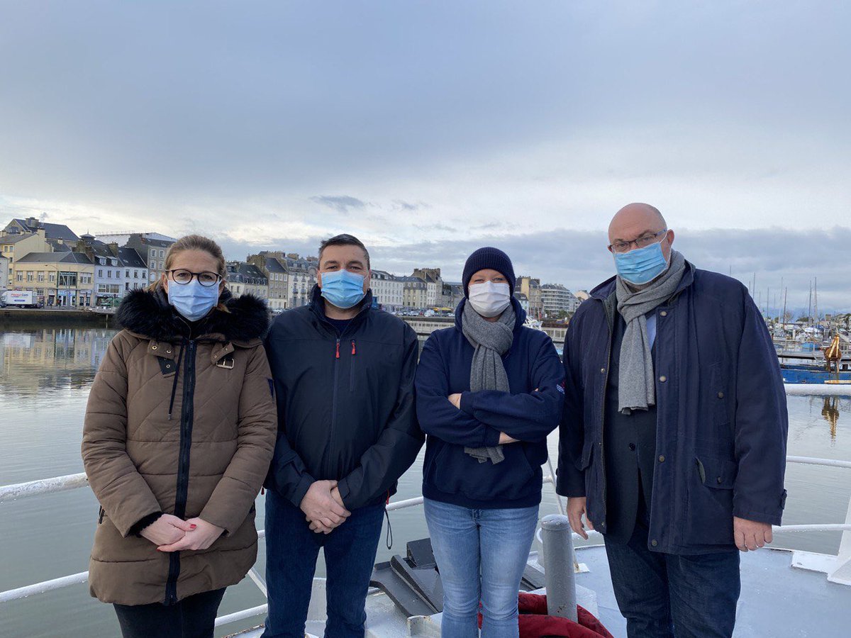 StTRAVERT's tweet photo. Sur le port de #CherbourgEnCotentin avec @s_yoncourtin pour un échange avec @ArmementCherb @GodailleCom sur l’accord🇪🇺🇬🇧 et les enjeux économiques de la filière #pêche #Brexit  #Manche https://t.co/QyTqFCu0VC