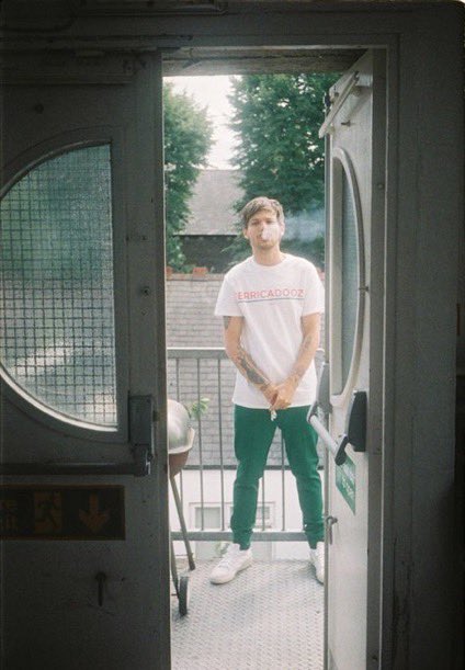 thought i made it obvious; one direction; a necessary thread