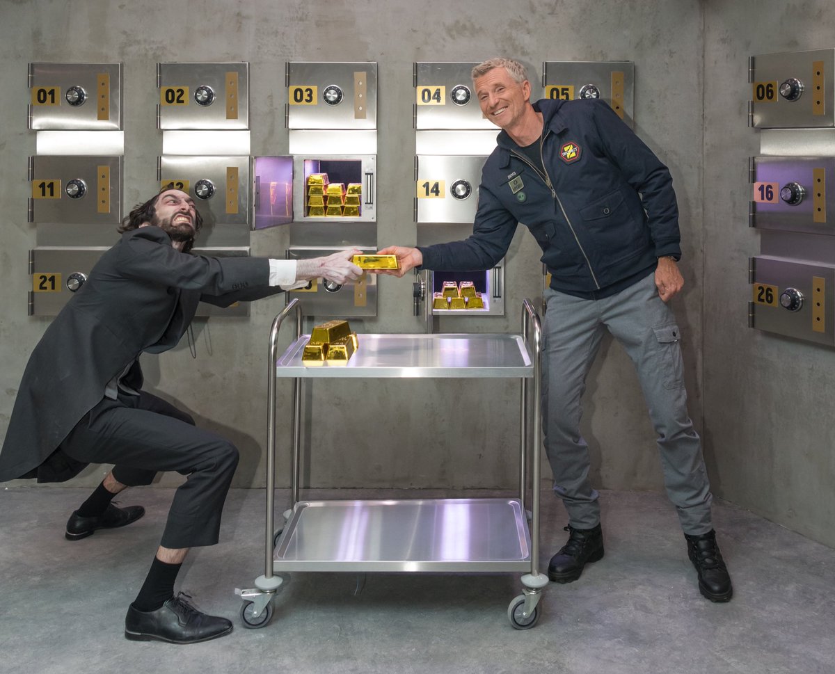 DistrictZ's tweet image. #DistrictZ 
💰 RT+FOLLOW pour gagner un lingot du Professeur Z ⚡️ 

Tirage en fin d’émission 🔦