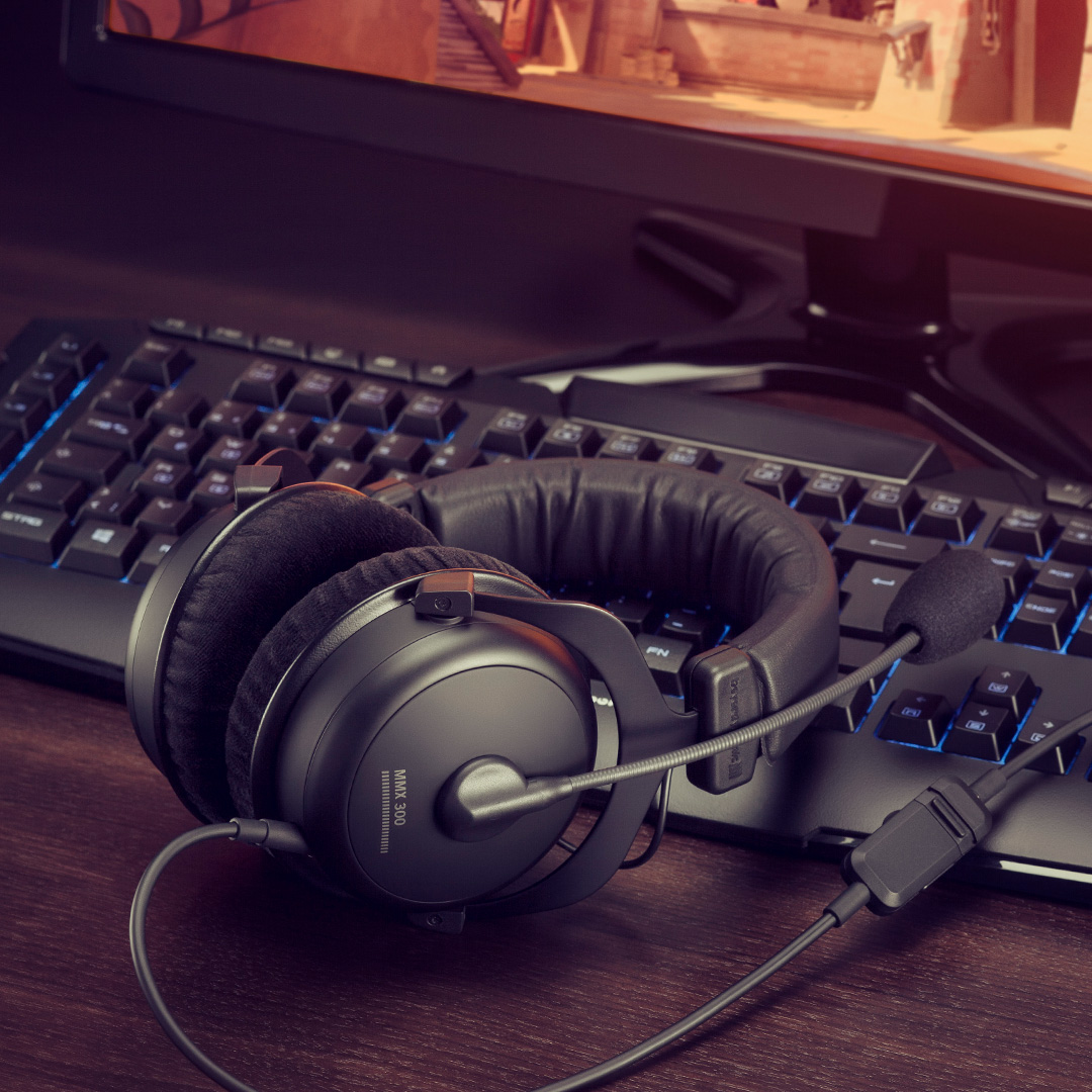 beyerdynamicUSA's tweet photo. 🎮 Featured at #CESVirtual Expo this year, our #MMX300 Premium Gaming Closed Headset, or #TeamTYGR bundle - #TYGR300R open-back headphones and FOX USB studio mic - the best immersive gaming sound out there! 👉 https://t.co/px4GSuM3An #gaming #gamingheadphones #CustomGame #CES https://t.co/Li4LM0roiW