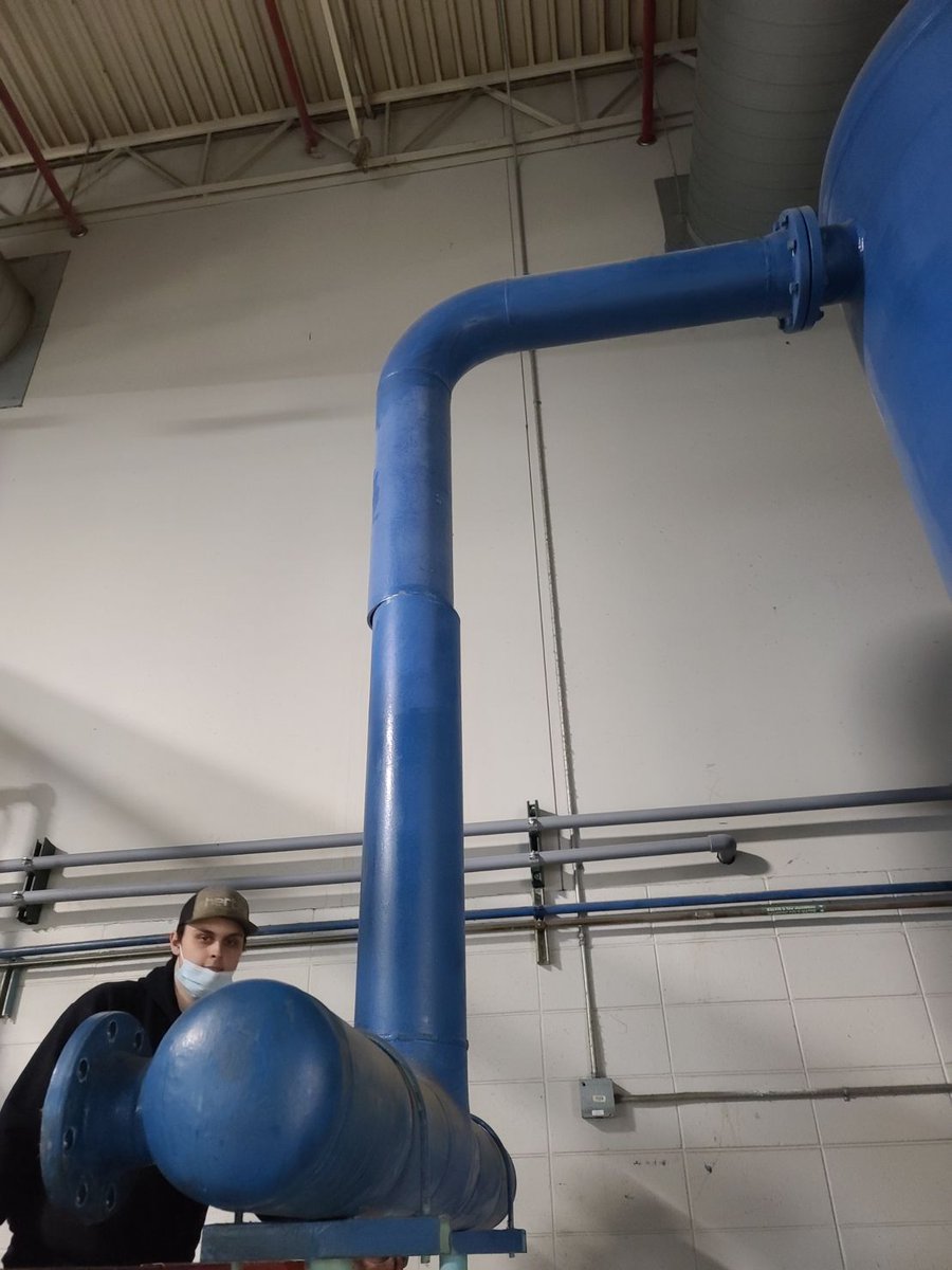 Compressor_Serv's tweet photo. Here is an #airpiping system that improved efficiency and productivity. We replaced existing pipe with 63mm aluminum, created more room, and added a 3 way bypass for the dryer. A return line and header bypass facilitated a wet tank for service &amp; a desiccant dryer for outside air. https://t.co/TGjFXrVfzL