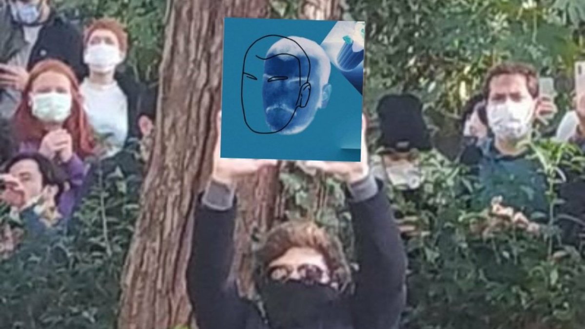 boğaziçi student holding your favorite album (@bounstudenthold) on Twitter photo 