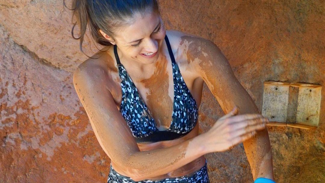 GlenIvySpas's tweet photo. A fun way to exfoliate your skin and get rid of toxins? Count us in. Spending some time in #ClubMud is something we can all look forward to. 📷: ashley_colburn *Photo taken Nov. 2020 https://t.co/y3kITKO4T8