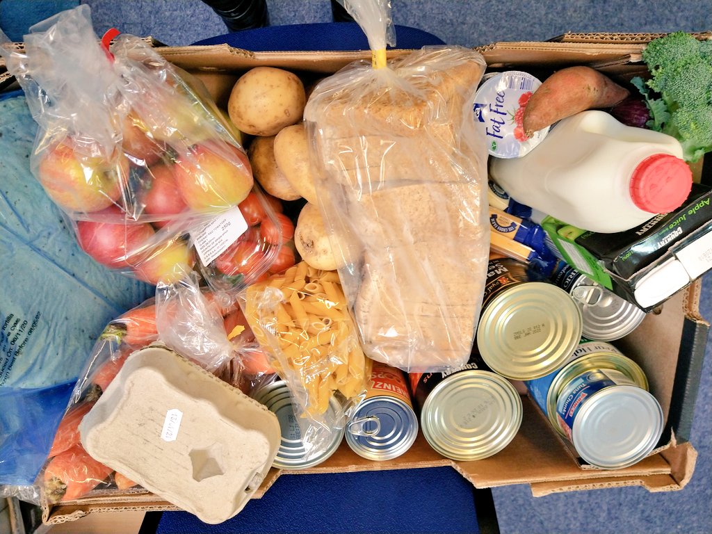 What a #school week!🤪
High praise to our kitchen teams - continuing to provide hot, tasty, freshly prepared school lunches😋 #teamwork across our schools- staff packing 276 food parcels for our families today 🌟Thanks to amazing suppliers @savonafoods <a href="/TotalPDevon/">Total Produce Devon</a> <a href="/mckellyltd/">M.C. Kelly Ltd</a> 🙏