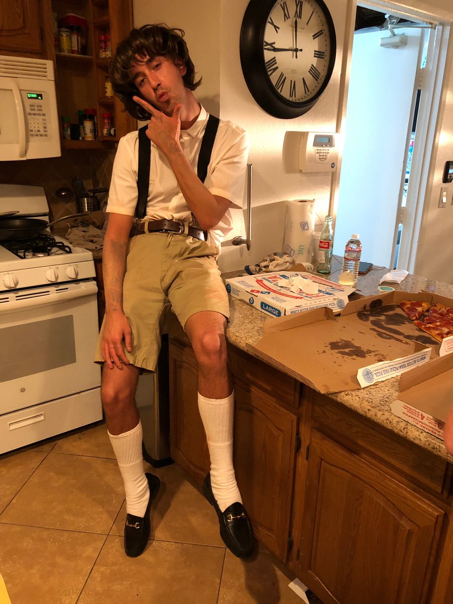 jkylxhyde's tweet photo. Rumor has it if you don't watch the Wonkaholic music video after you read this, this guy will haunt your dreams... @monxxbeats https://t.co/ZfIaaT6C1O