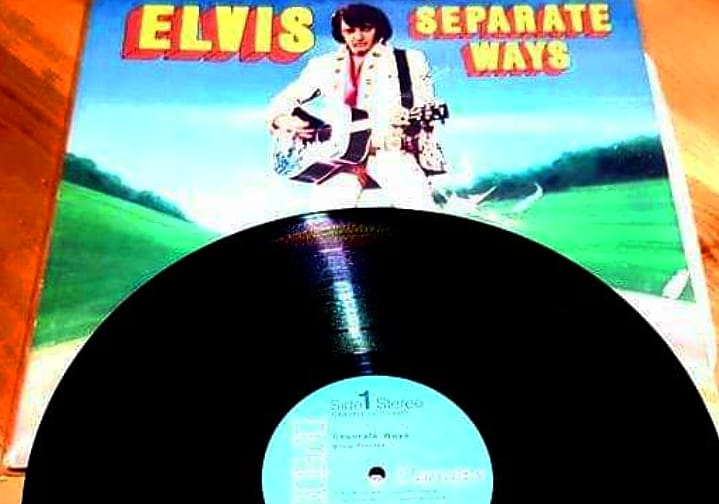 Hoy hace 85 años nació la leyenda del rock Elvis Presley, icono cultural estadounidense y considerado el rey del rock an roll 🎸 En Museo Vintage Años Dorados le rendimos un homenaje al rey dentro de nuestra colección y puedes encontrarla de martes a domingo, de 10 a.m. a 5 p.m!