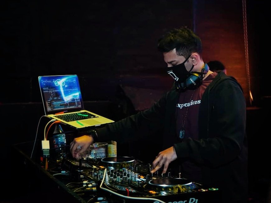 kryptoncaged's tweet photo. ๐๐ผ @ninefxmusic
#NineFX #NYE2021 https://t.co/LBGHdaqTO0