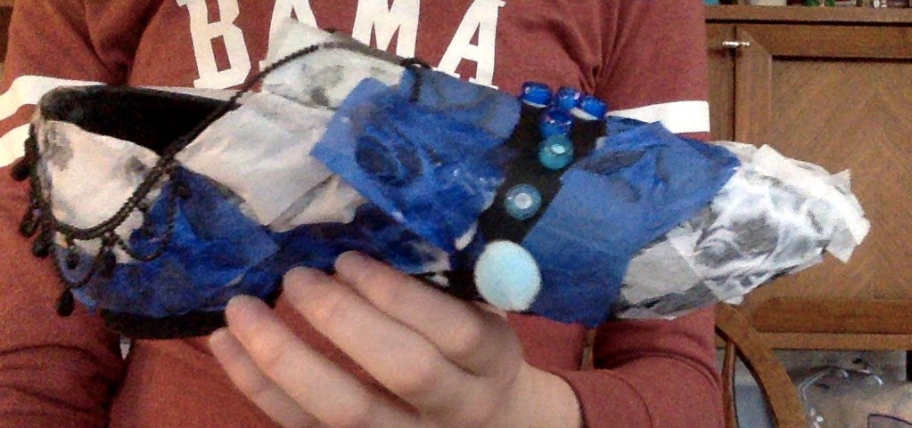CMSvisualart's tweet photo. Do you find that you have too much stuff lying around that you don't want or need anymore? Try making Found Object Art with it, like these art students did this week! #toomuchstuff #useyourcreativity https://t.co/DQWozodC6J