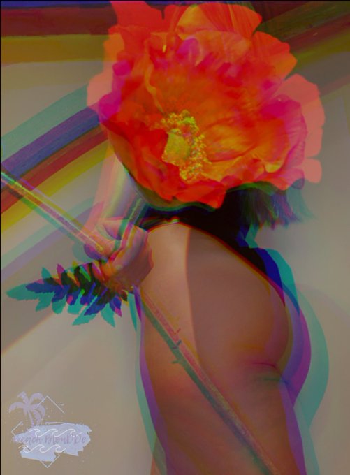 Oh I wish I was a punk rocker with flowers in my hair 💐 https://t.co/VCSRQt0ZFa<a href="/tag/newprofilepic"class="tags"><span>#newprofilepic</span></a>