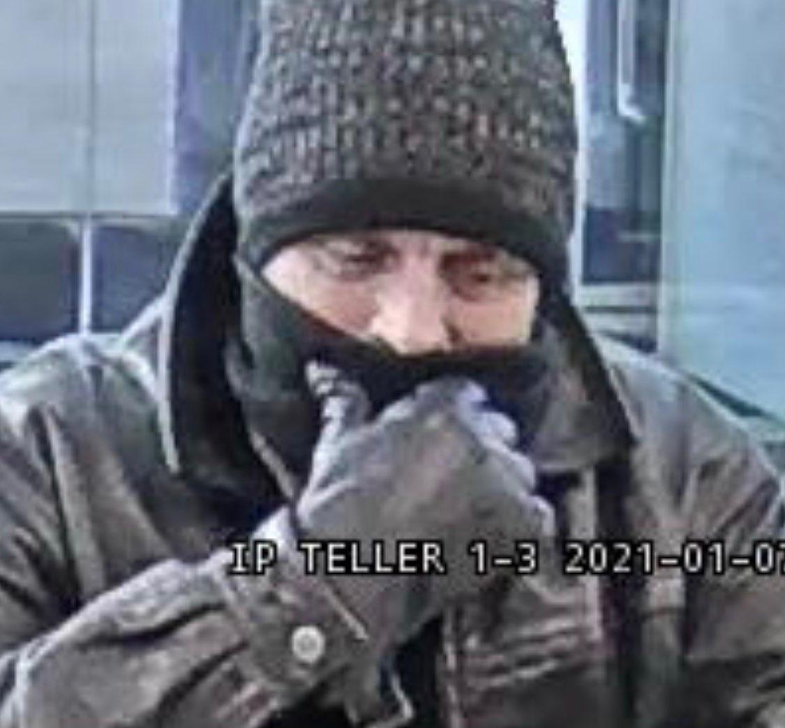NJSP's tweet photo. ***PLEASE SHARE***

The New Jersey State Police is seeking the public’s assistance with identifying a man who allegedly committed two bank robberies in Cape May County, N.J.

https://t.co/vO50p2omEO https://t.co/bxXmn8ci2l