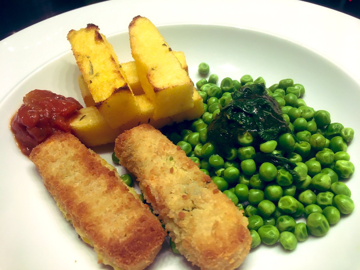 SusanHVeggies's tweet photo. Yum yum: polenta chips, minted peas and fishless fingers. With a cheeky dollop of @VorkPie tomato salsa #nutritioncoach1 #vegan #Veganuary #plantbased #fishlessfriday #fridaysupper #whatsfordinner #whatveganseat https://t.co/OznffcxdxK