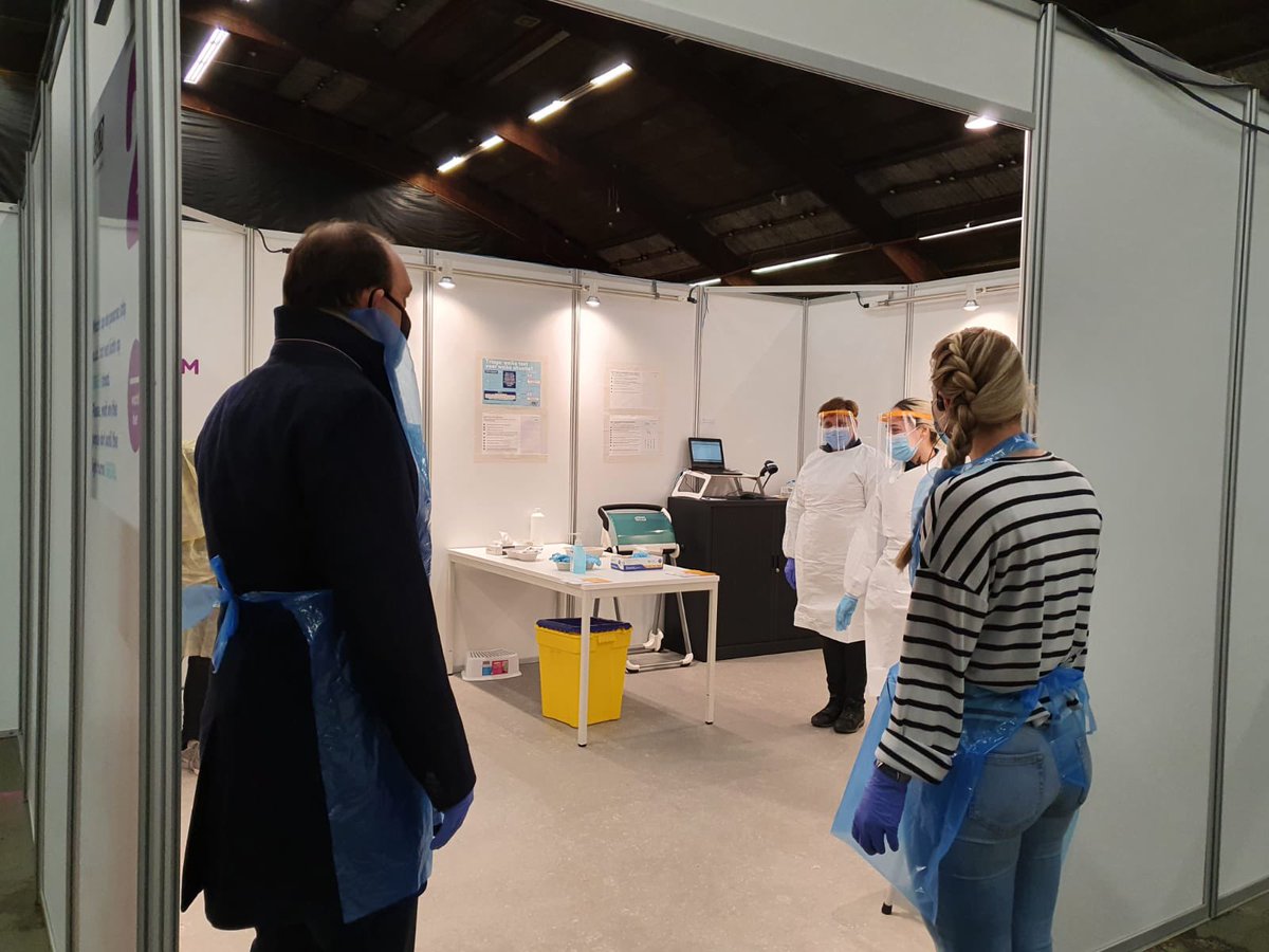 phsnijders's tweet photo. Vandaag de teststraat en de nieuwe vaccinatielocatie bezocht in de IJsselhallen #zwolle Alles in gereedheid om volgende week te starten met vaccinaren van zorgmedewerkers! Goed werk @ggdijsselland https://t.co/rRaOZY27yC