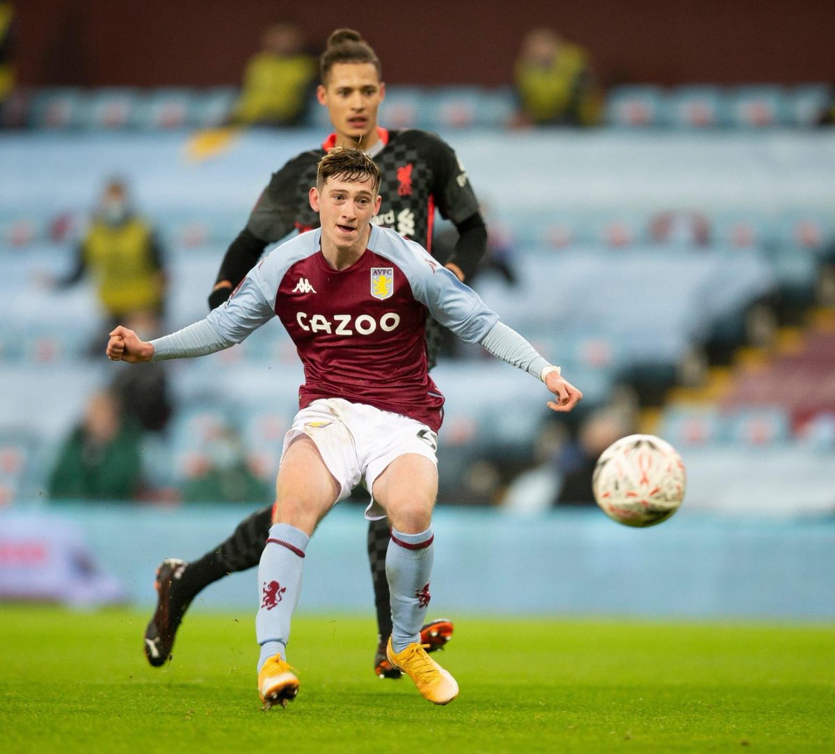 TorSexual's tweet image. Whatever the result the little lads joy has made my night. Come on boys #UTV @AVFCOfficial