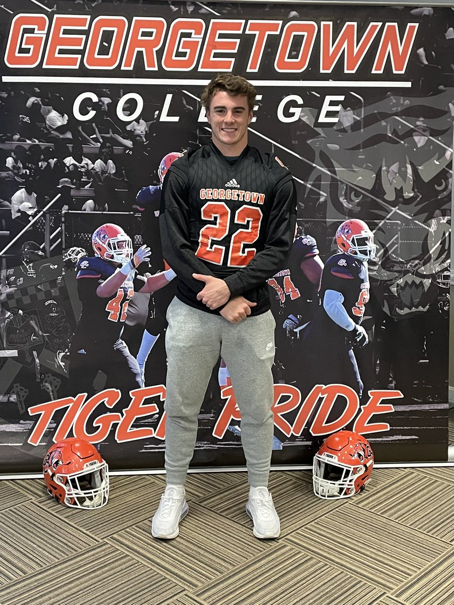 connorfarley17's tweet photo. Blessed to have received an offer from Georgetown College!! https://t.co/4rRetuhSIX