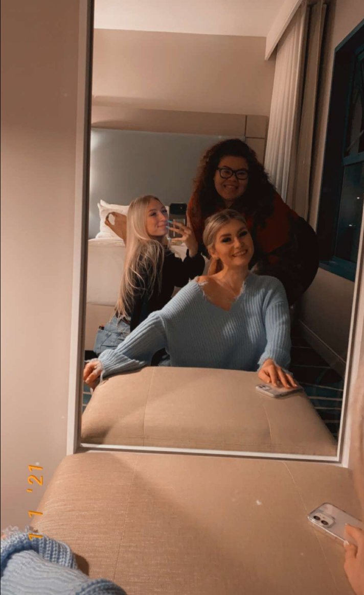 OnikaAnderson_'s tweet photo. Loveee my bitches ❤ https://t.co/1ka8paCn01