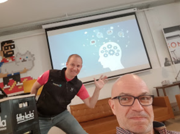 RudolfGroetz's tweet photo. #atamVIE #TestBustersNightFlashBackPic 20180615-
When do you know that you are on at test conference? When @techgirl1908 is on the stage or the test pyramid
is shown. Also when @qa_enthusiast bombs your pics - Next TestBustersNight 20210114 - Register: https://t.co/6dPTIX411t https://t.co/YwxNFrapWT
