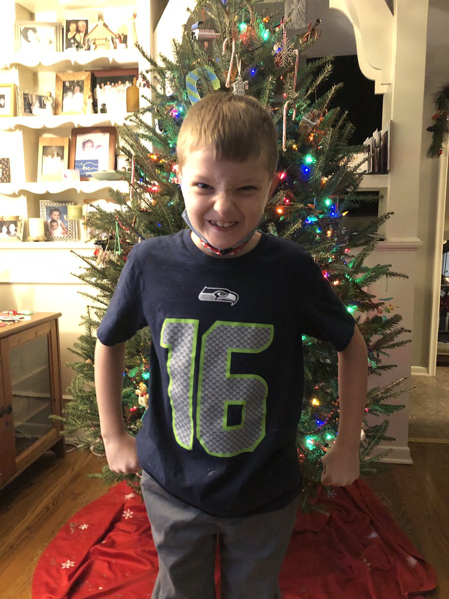 QstnZapper's tweet photo. @Miss_Bachman loved Gabe’s shirt 😍 When @FrickKevinfrick (principal) saw his shirt, Mr. Frick talked about the whole Lockett family - so Gabe’s homework was to research all the Locketts 💜 😂😂 @klock81  @Lockettagency21  @TDLockett12  @LockettSterling https://t.co/48CJPTg45X