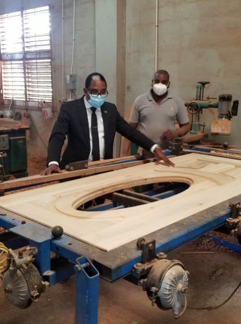 DrNormanDunn's tweet photo. Can you believe this door was made right here in Jamaica? #BuildBackStronger #SupportLocalManufacturing @AndrewHolnessJM @AudleyShaw @RichardPandohie @MIIC_Jamaica @thePSOJ @theJMEA_ https://t.co/o779jVfz4P