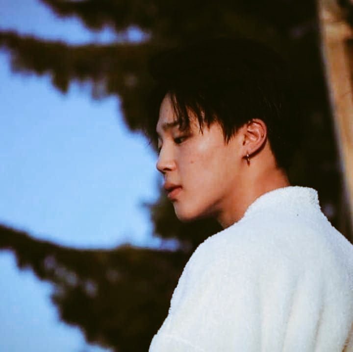 Jimin's bared face– a devastating but needed thread;