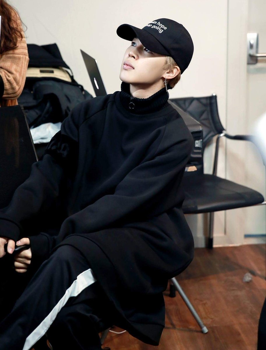 Jimin's bared face– a devastating but needed thread;