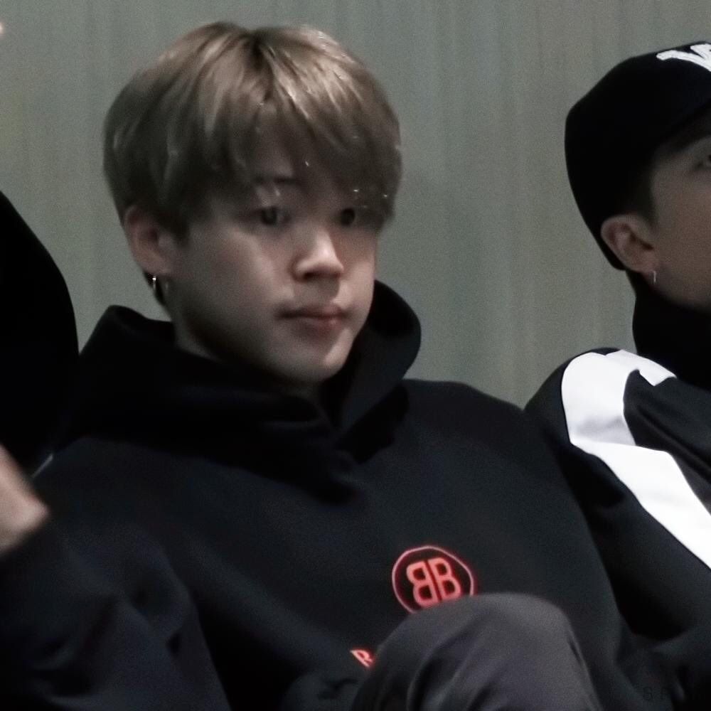 Jimin's bared face– a devastating but needed thread;