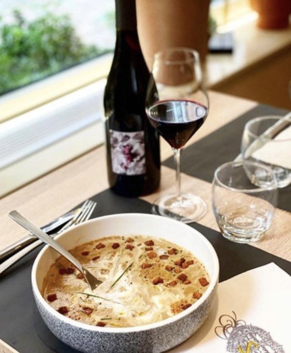 WalkingMatters's tweet photo. 😲 That incredible moment when you EASE right into #dining . . .
#MakeSureItsRAK
📷 @rakpo RAKSTONE EASE bowl
#TabletopMatters
#foodblogfeed #saveurmag #bonappetit #todayfood #inmykitchen #thecookfeed #droolclub #cheflife #lifestyle #porcelain https://t.co/0q1RqYbKQR